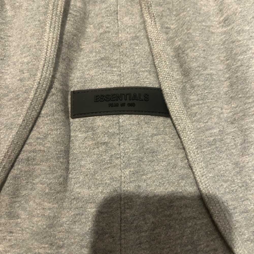 Essentials Shorts Grey - Picture 3 of 5